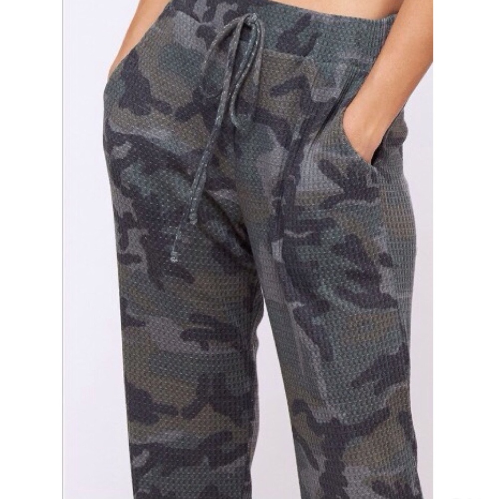 Make Offer 🌷Camouflage Thermal Sweatpants Joggers - Picture 5 of 8